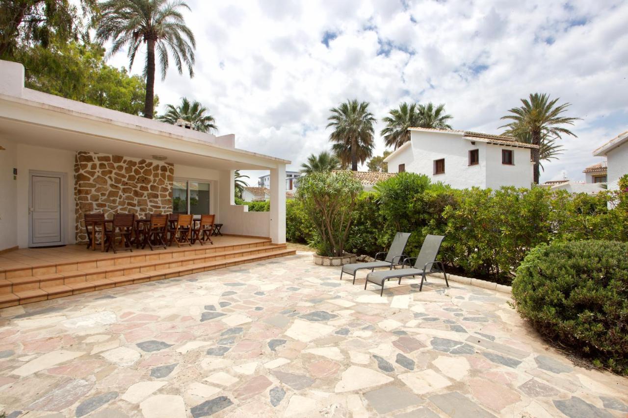 Urbanizacion El Oasis, 20 Villas En 1ª Linea Playa Denia Exterior photo